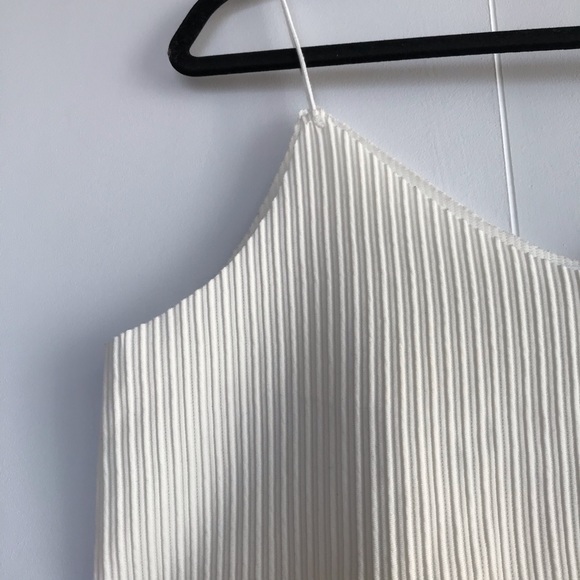 OAK + FORT TANK - Picture 4 of 5